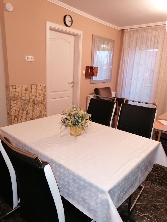 Bettina47 apartman Hajdúszoboszló Exteriör bild